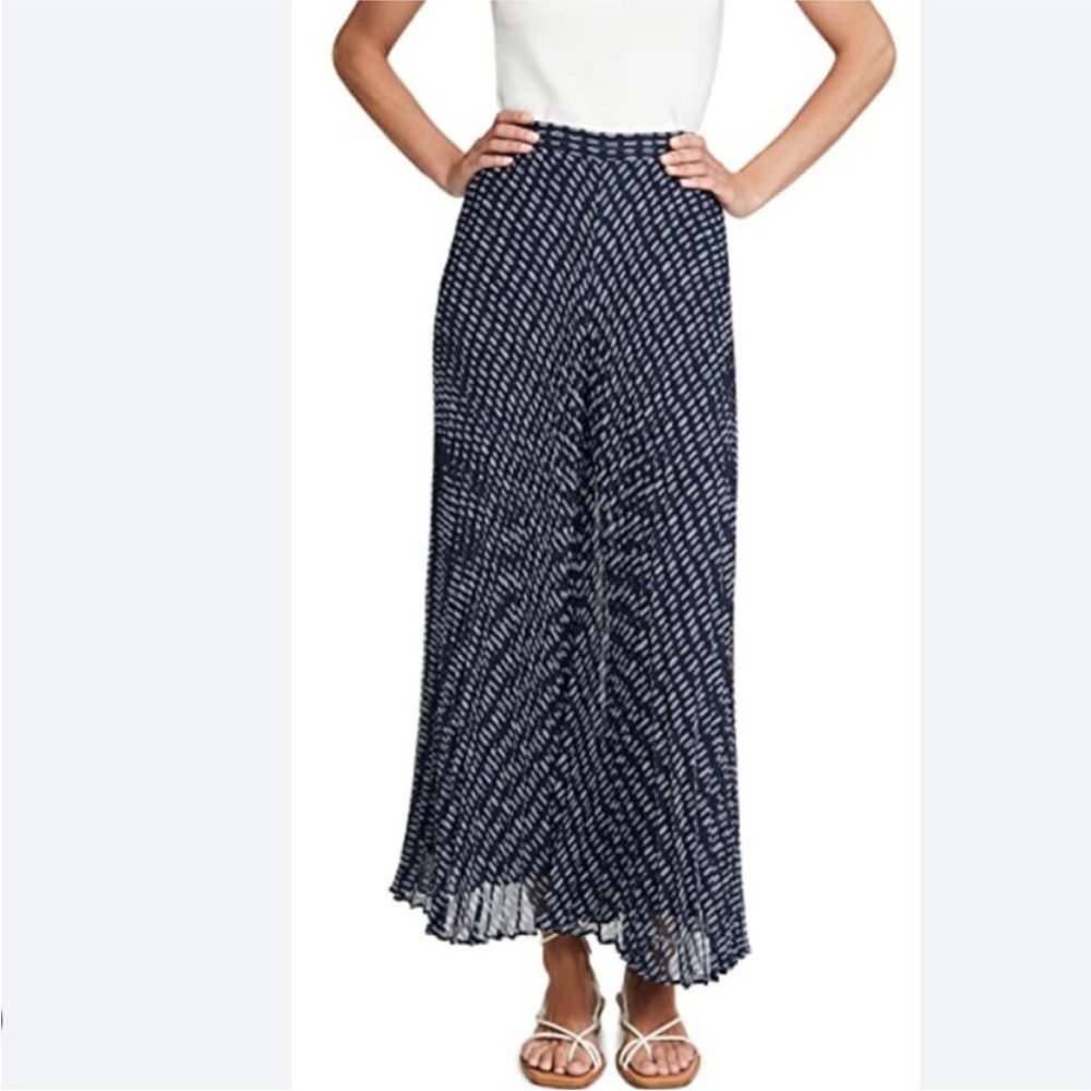 Club Monaco Jessyn pant. size 2. Navy blue wide leg.